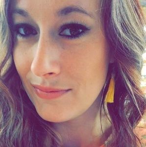Meet your Posher, April